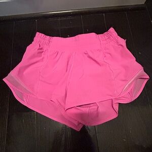 Lululemon Hot Pink Hotty Hot shorts 2.5’ inseam Size 4